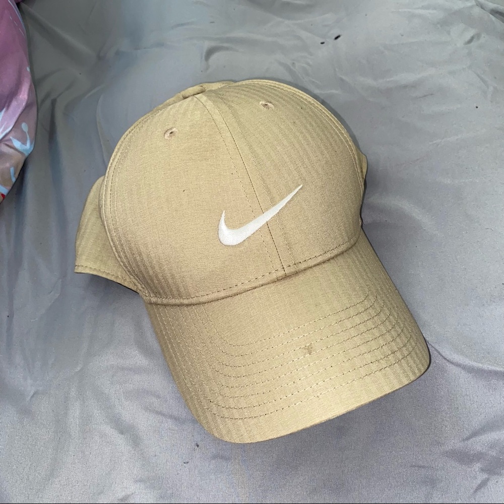Nike golf hat